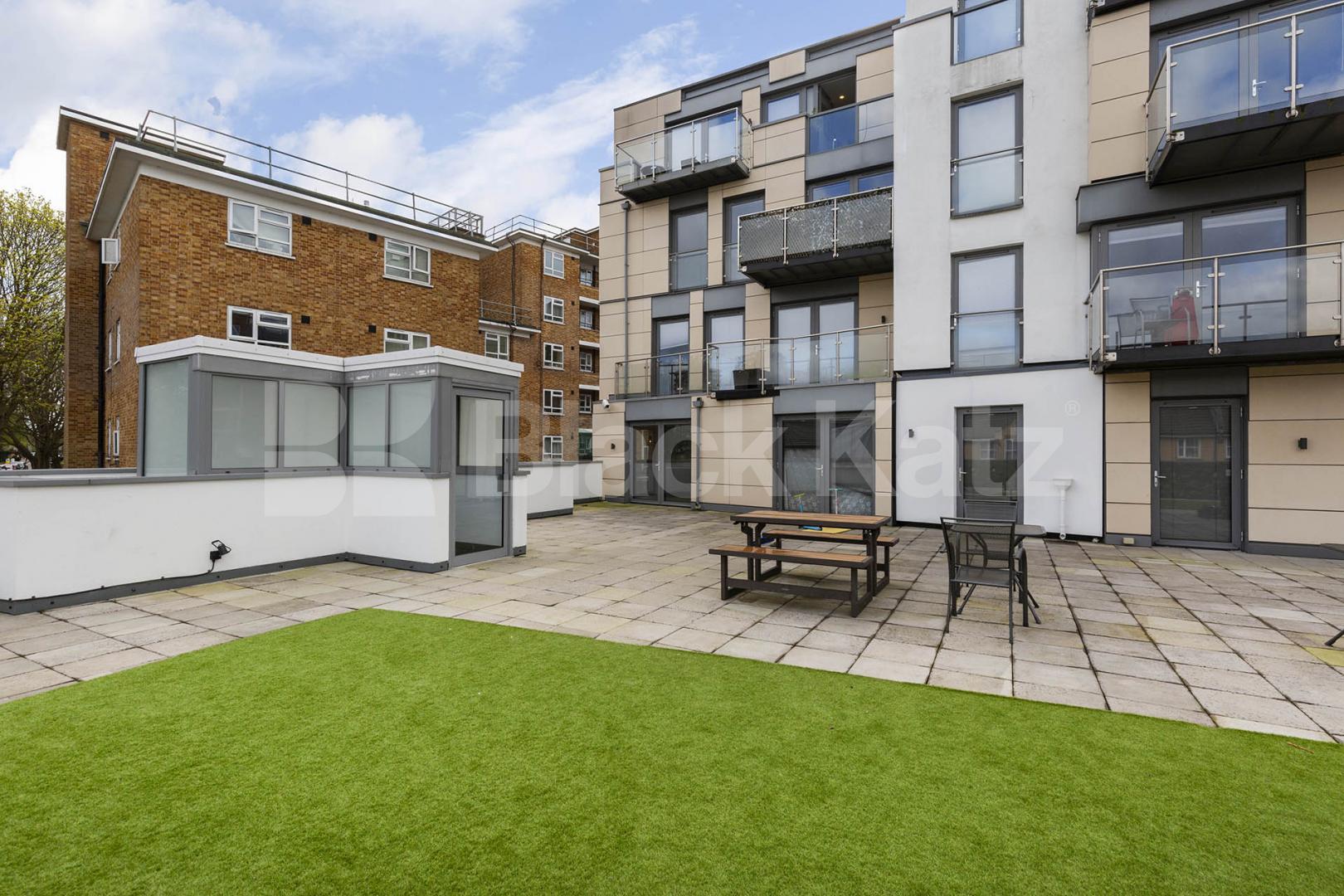 			1 Bedroom, 1 bath, 1 reception Apartment			 Mintern Street, Old Street / Shoreditch Park